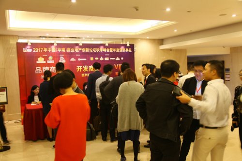 �����F��