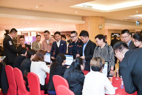 �����F��